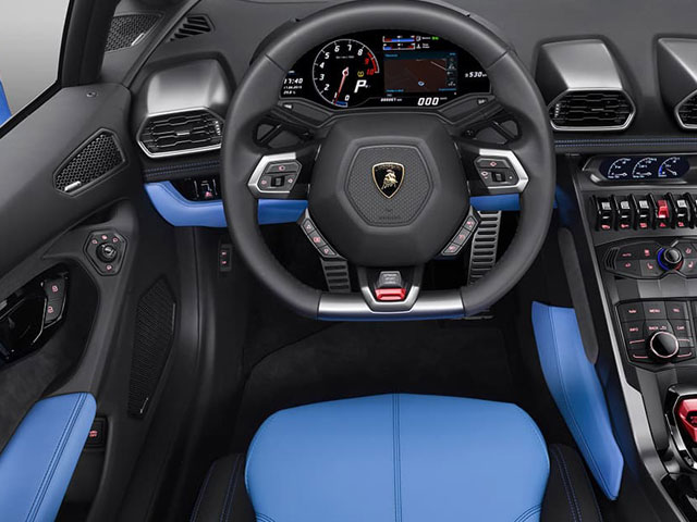 Lamborghini Huracan Spyder Interior