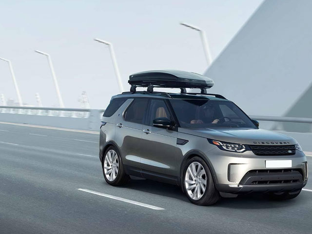 Silver Land Rover Discovery