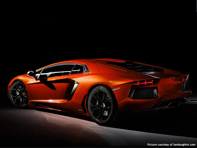 Lamborghini Aventador Side View